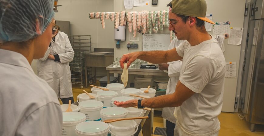 Atelier Wecandoo à Nantes – Réaliser une mozzarella dans une laiterie urbaine
