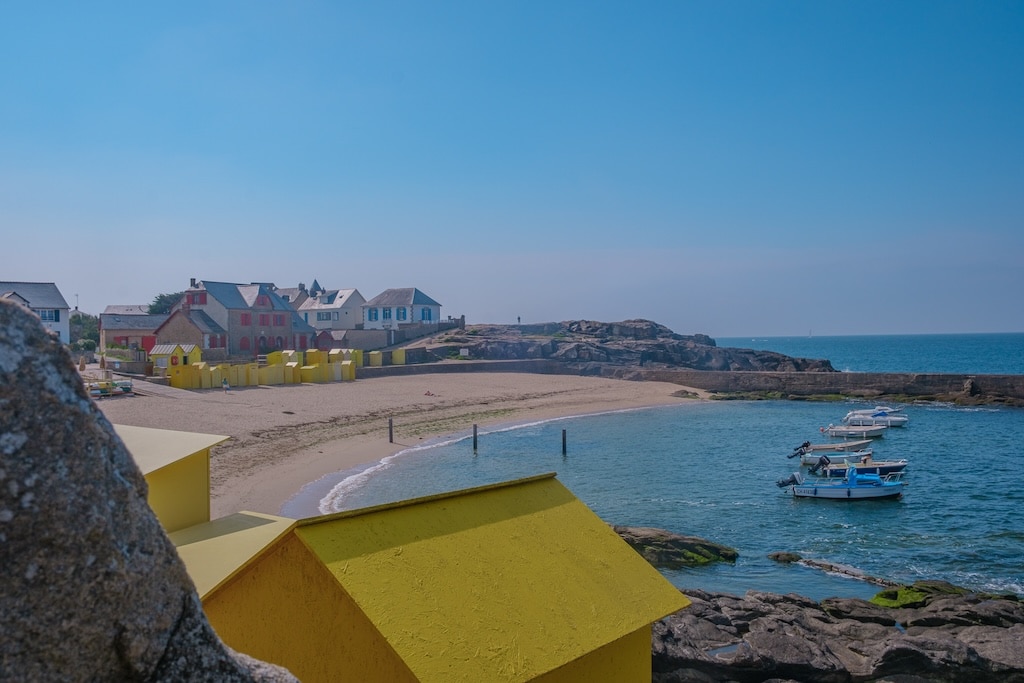 Plage Saint-Michel et ses cabines jaunes