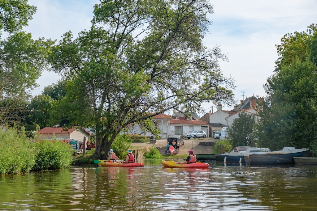 escapade nature canoe