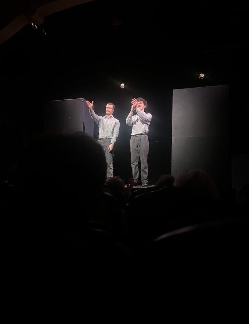 la guerre des émeus théâtre 100 noms