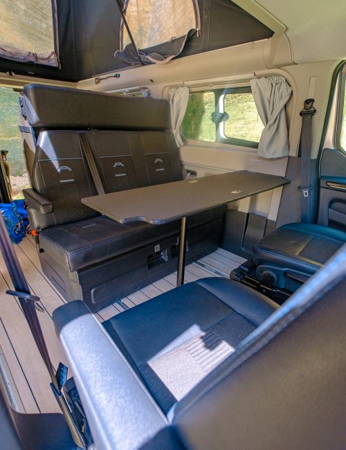 espace repas van aménagé